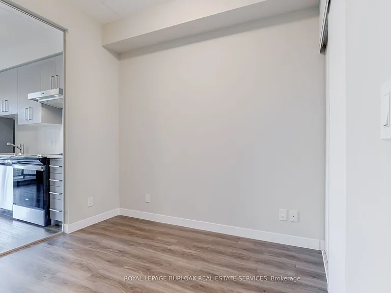15 Queen St S #1506 — Photo 9