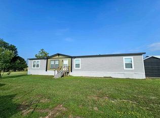 9 Cottonwood Ln, Palestine, TX 75803