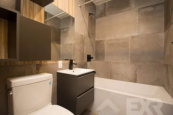 Rented by EXR | media 9