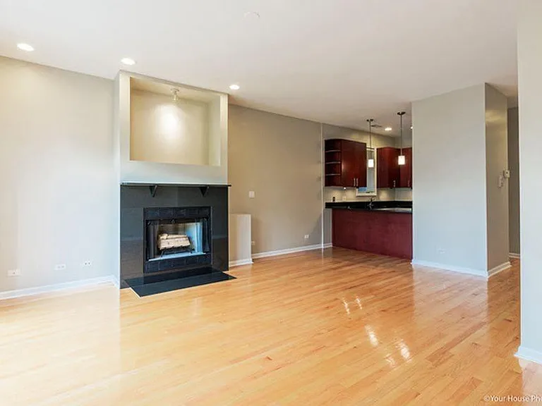 1006 N Wood St #2 — Photo 5