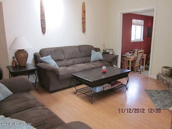 3rd image of 1036 E Willow Cove Ct