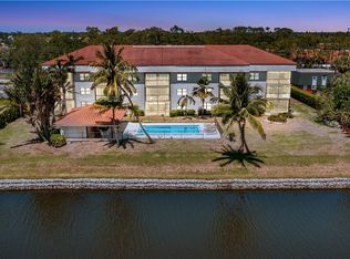 700 Valley Stream Dr APT 104, Naples, FL 34113