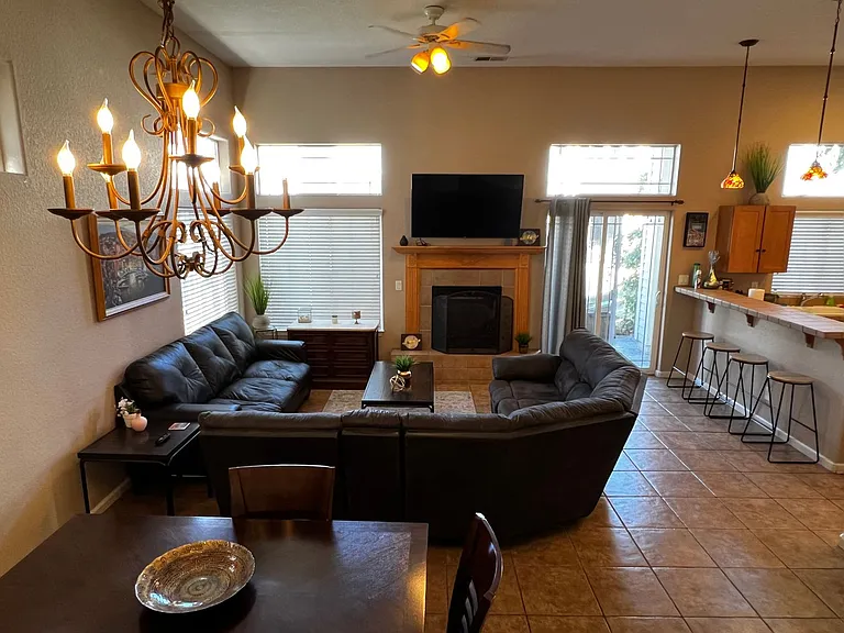 1142 Harbour Cove Ct — Photo 4