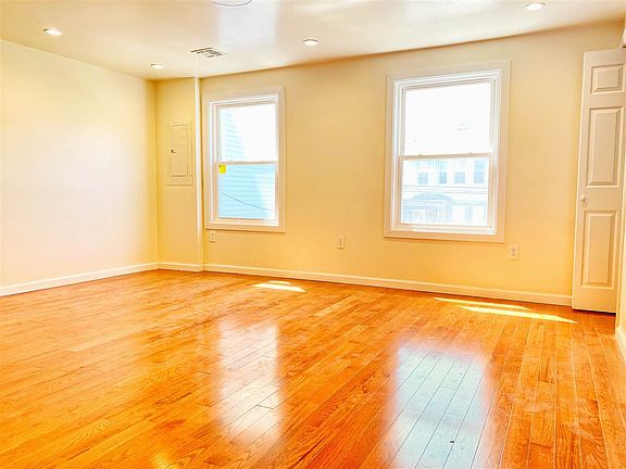 2nd image of 270 Forrest St APT 2