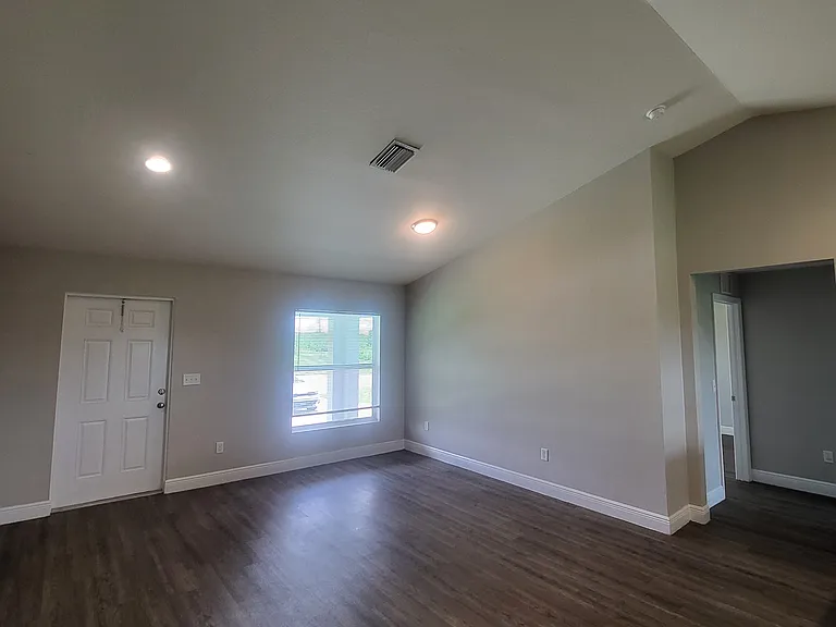 8309 Lena Ct — Photo 4