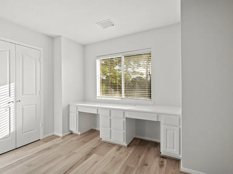 308 Meadow Trail Ct — Photo 16
