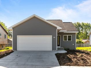 2332 Jefferson St, Oshkosh, WI 54901