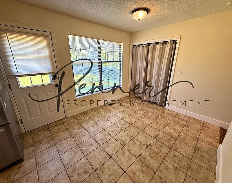 3 bed, 2.0 bath, 1918 sqft, $2,050 — Photo 4