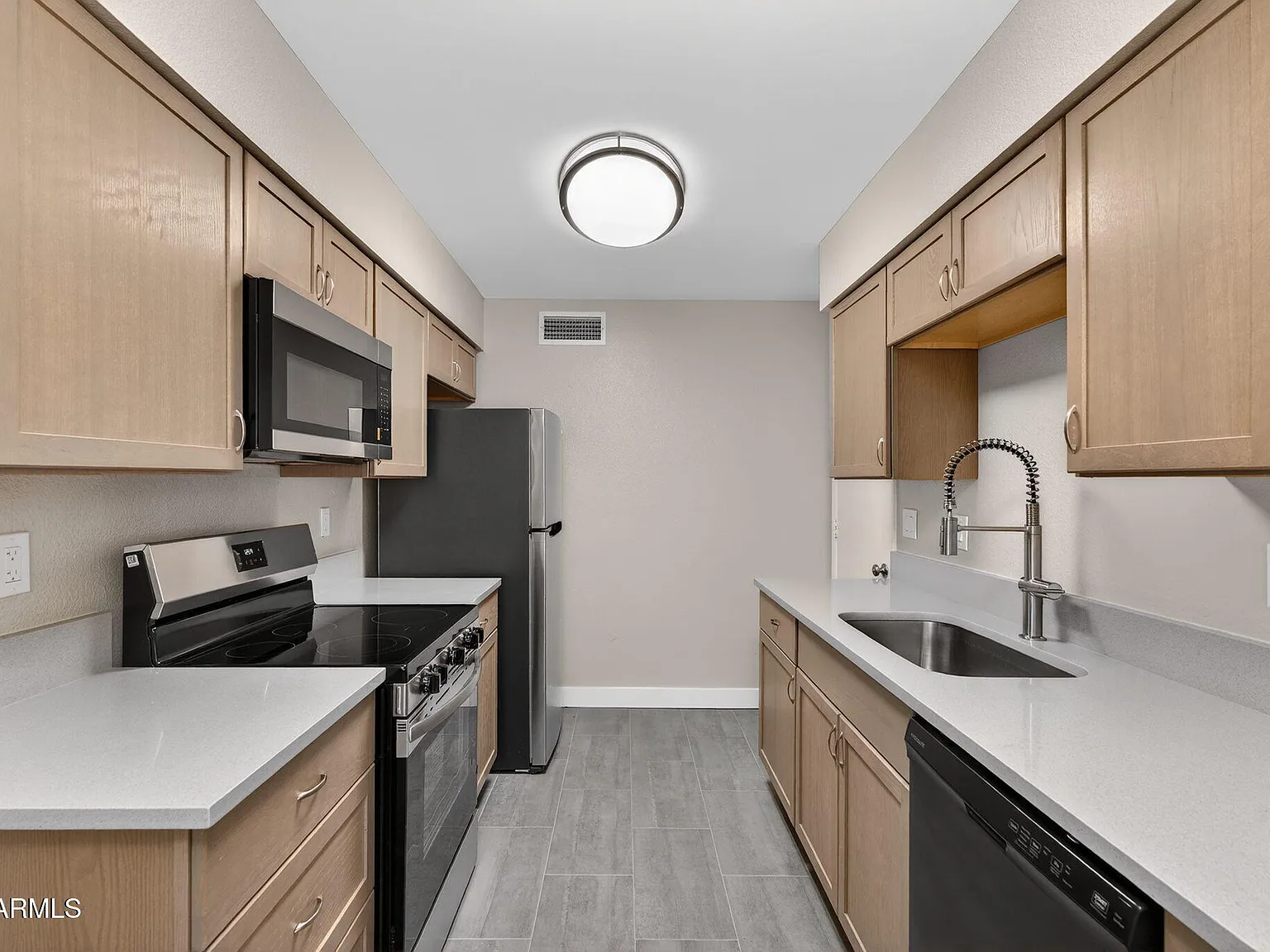 2 bed, 1.5 bath, 1265 sqft, $1,650 — Photo 3