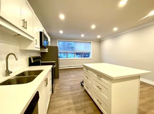 112 Saint Josephs Dr, Hamilton, ON L8N 2E7