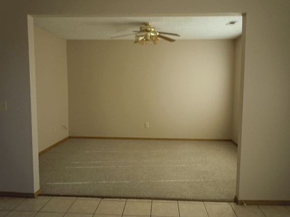 5th image of 617 W Moan Pl