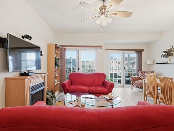 5th image of 413 W Cedar Ave #C