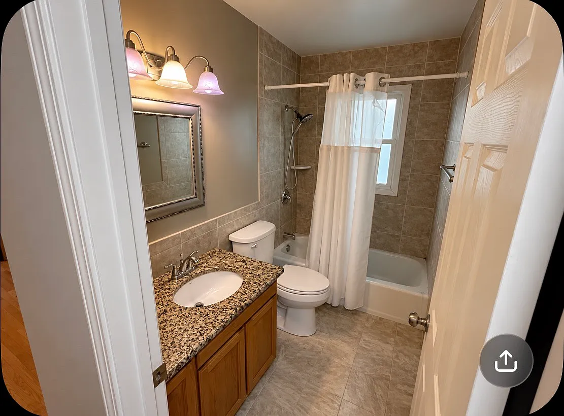 423 N High St — Photo 3
