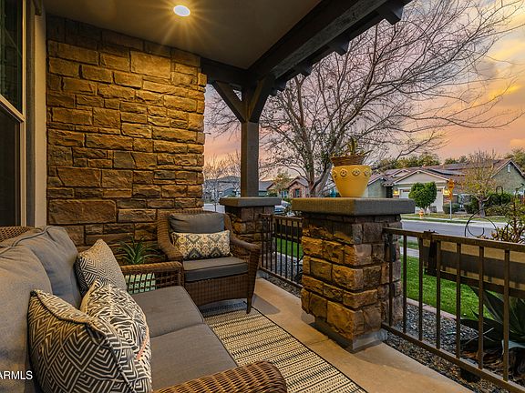 3rd image of 2941 E SUNRISE Place