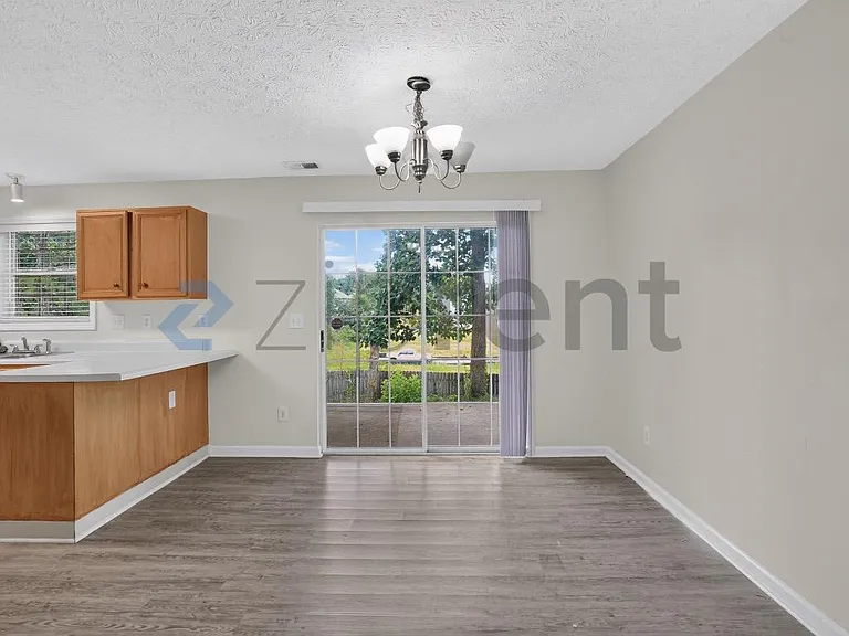 1383 Westward Dr SW — Photo 8