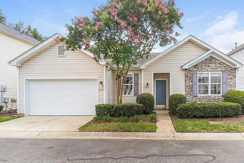 3 bed, 2.0 bath, 1245 sqft, $1,930 — Photo 1