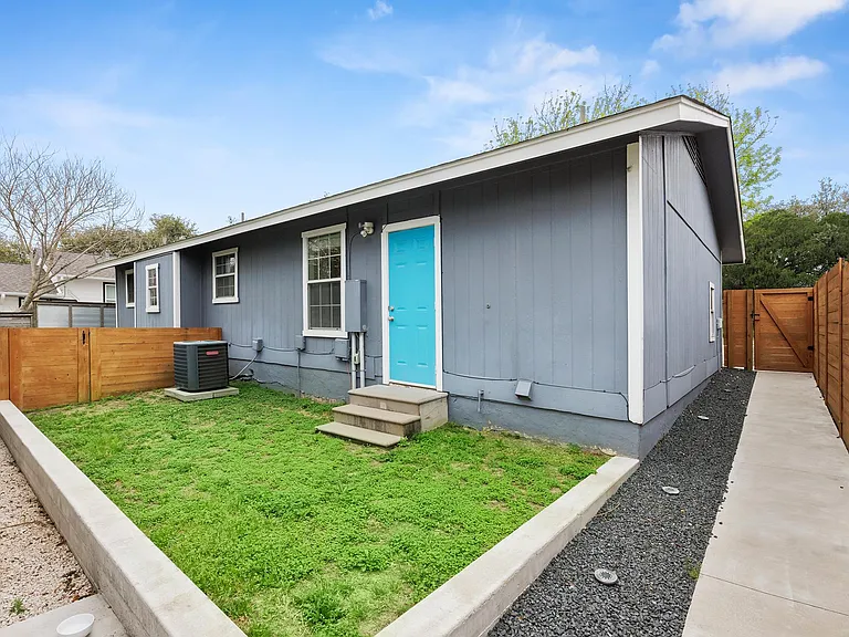 1111 Lawson Ln — Photo 19
