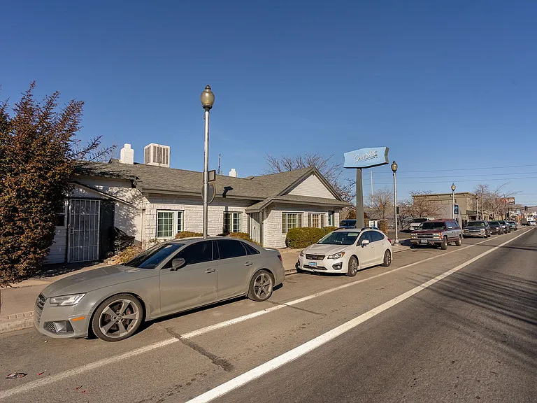 2150 Victorian Ave — Photo 14