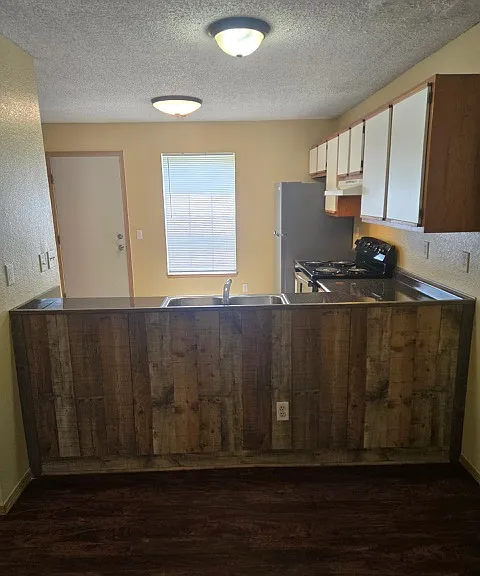120 W Helena St #C — Photo 5