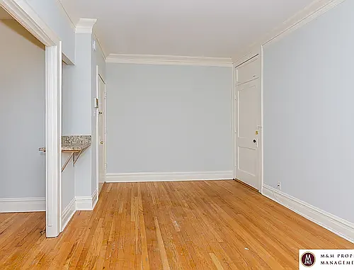 1002 North Boulevard — Photo 17