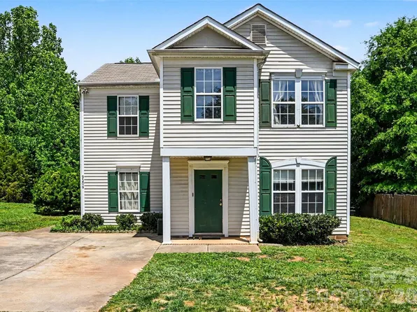 9306 Tiger Lily Ln, Charlotte, NC 28215