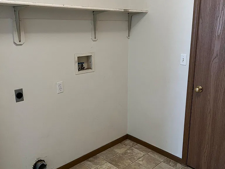 2626 E Oakbrook Dr #A — Photo 7