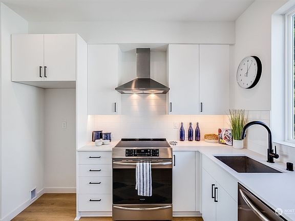 4th image of 1738 N 41st St