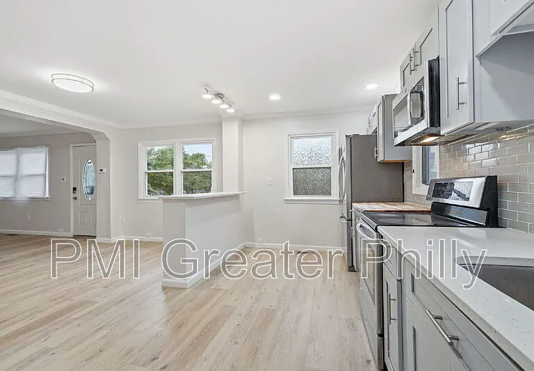 1523 W Cheltenham Ave — Photo 9