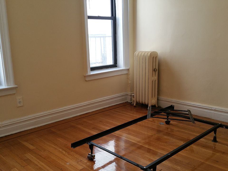 2nd image of 2574 33rd St #3G