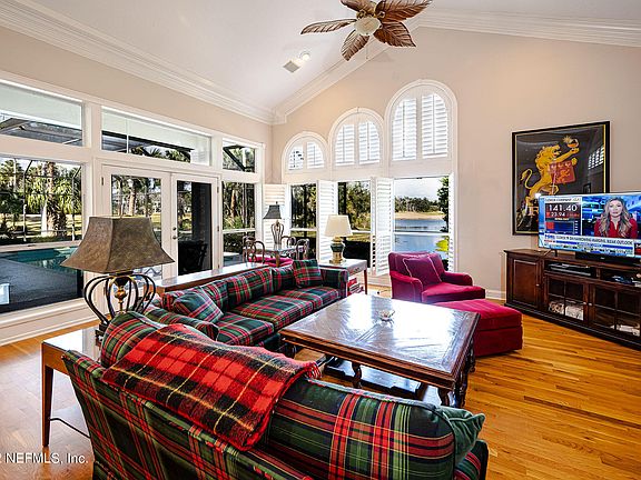 5th image of 285 Linkside Cir