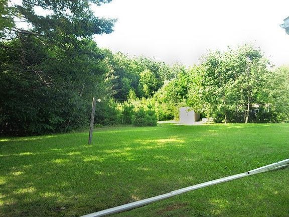 Huge Yard with Privacy