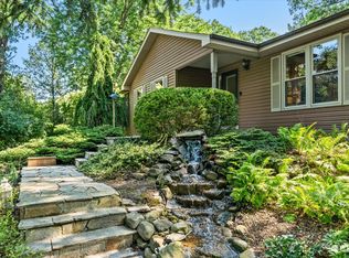 43W996 Oakleaf Dr, Elburn, IL 60119