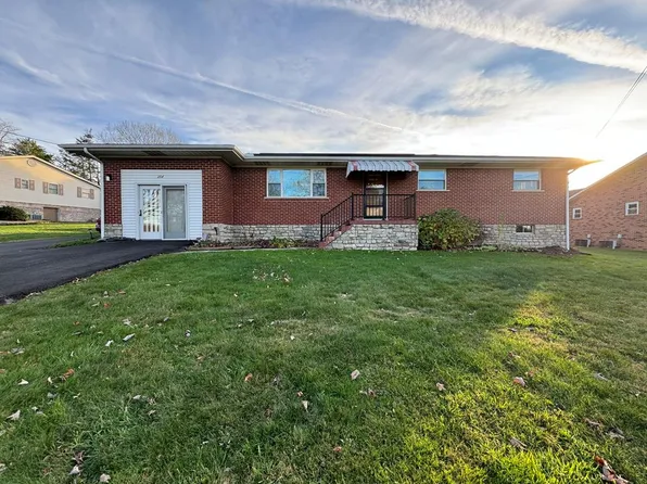 354 Ransom Dr, Shady Spring, WV 25918