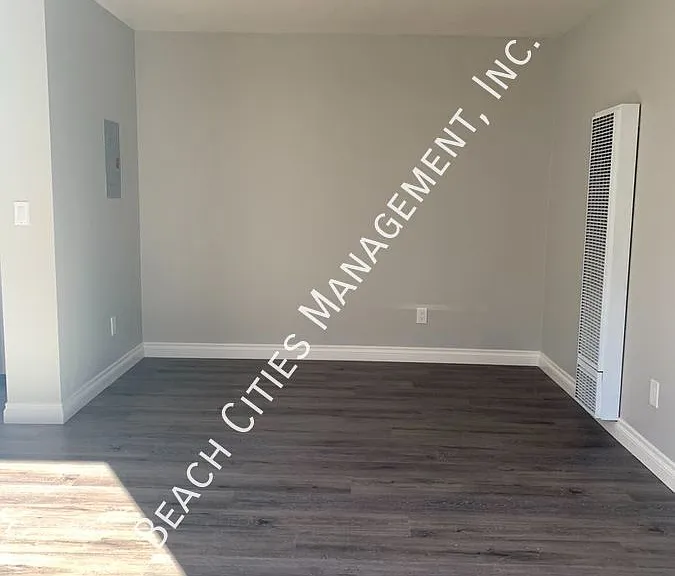 1220 Mira Mar Ave #1 — Photo 2