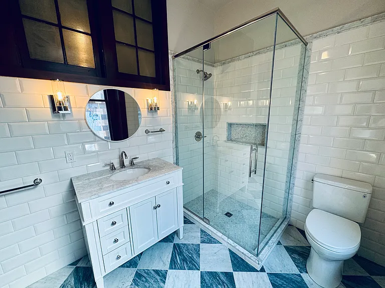 715 Washington Pl #3F — Photo 4