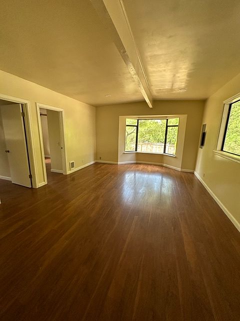 Spacious living room