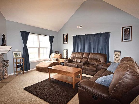 2nd image of 8831 Elderberry Run