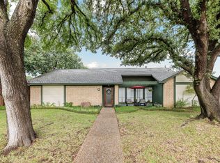 2806 Staffordshire Dr, Carrollton, TX 75007