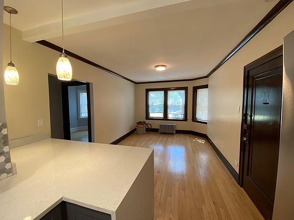 4th image of 5054 W Drummond Pl #1