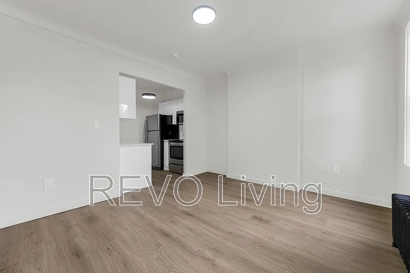 1 bed, 1.0 bath, $1,350 — Photo 2