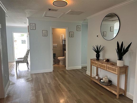 3rd image of 2419 Roxbury Cir