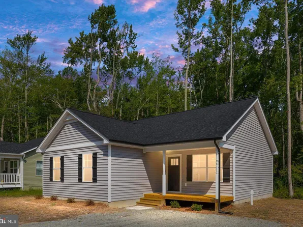 412 Nicholson Dr, Colonial Beach, VA 22443