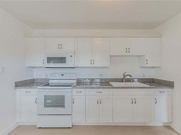 3rd image of 6416 N Hale Ave
