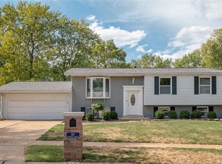 917 Parkfield Ter, Ballwin, MO 63021