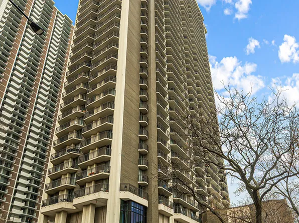 6007 N Sheridan Rd APT 34G, Chicago, IL 60660
