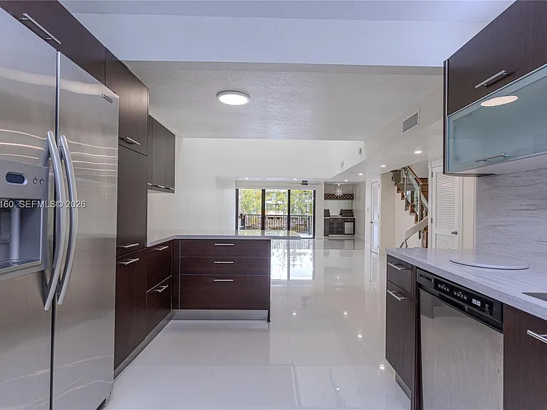231 Poinciana Dr #401 — Photo 10
