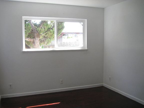 5th image of 8247 Chiesa Dr