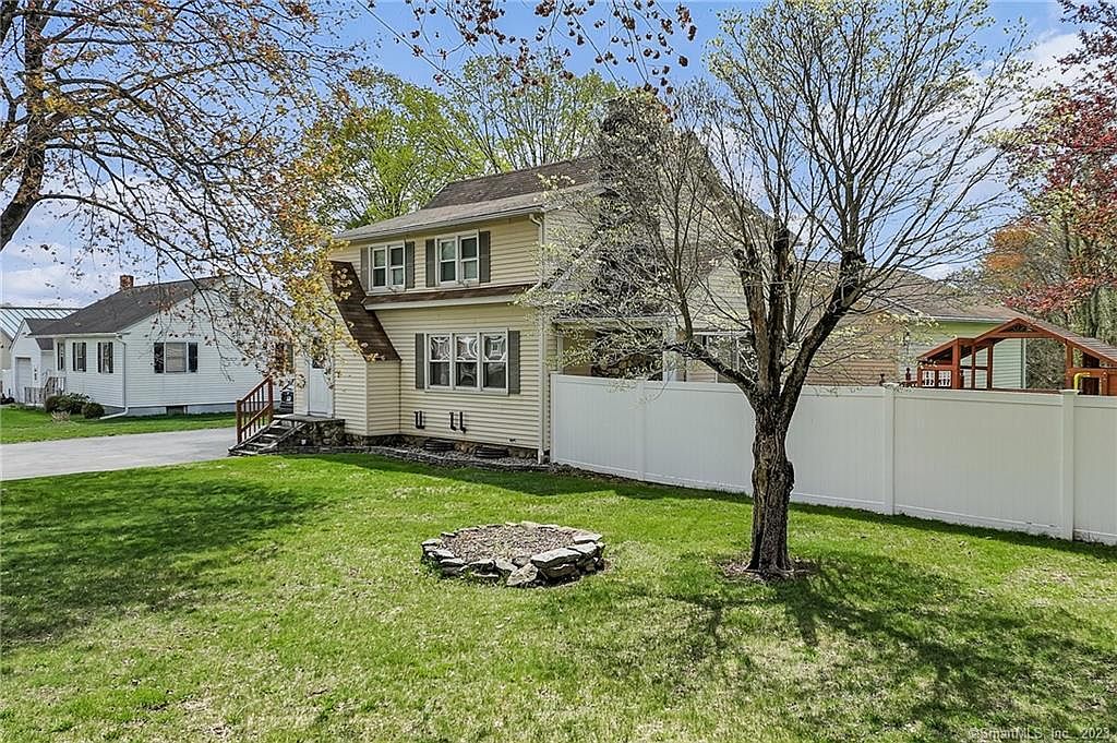 247 Old Hartford Rd, Colchester, CT 06415 Zillow