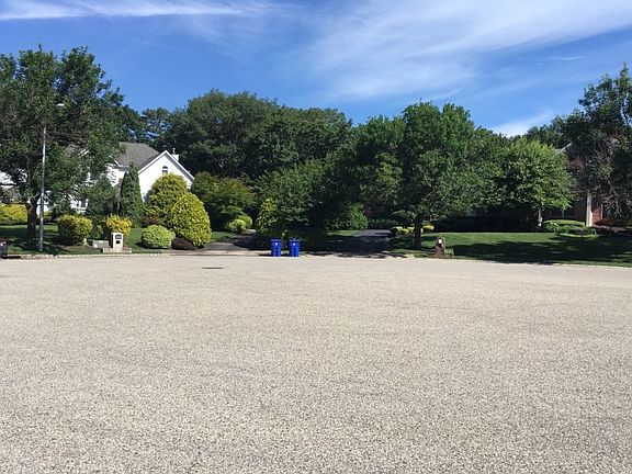 4th image of 1347 Forest Glen Ct