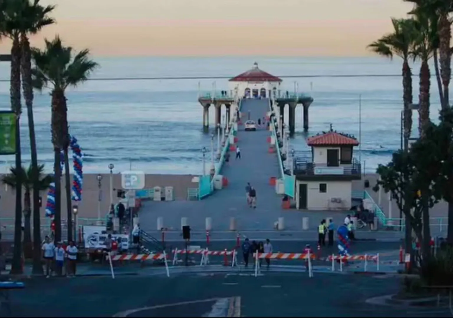 Spacious Home 3BR Near Manhattan Beach — Photo 1